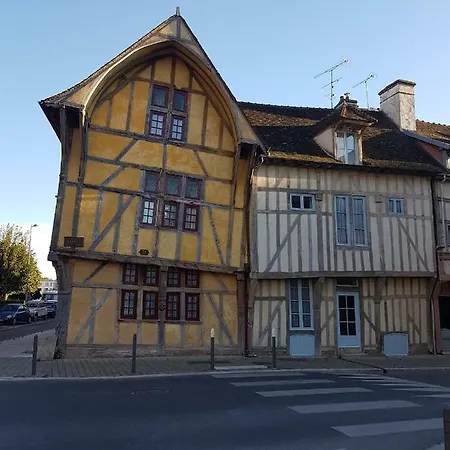 Du Vieux Apartment