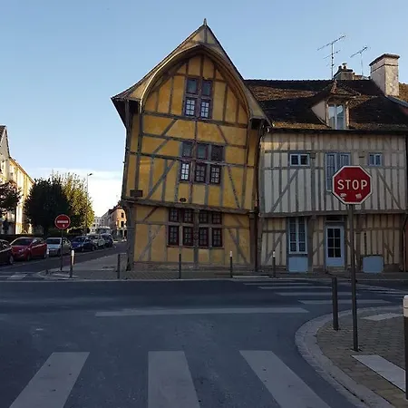 Du Vieux Apartment Troyes