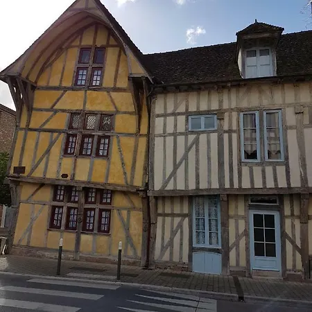 Du Vieux Apartment *