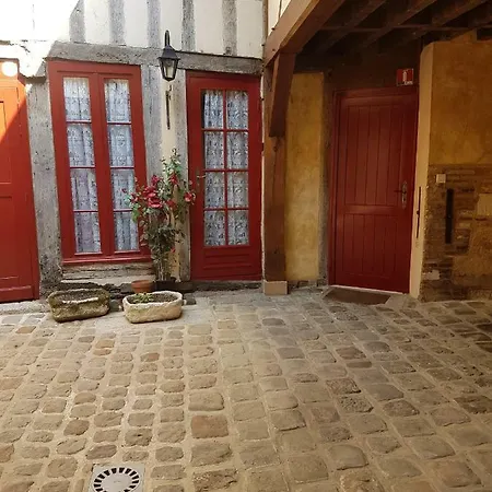 Du Vieux Apartment